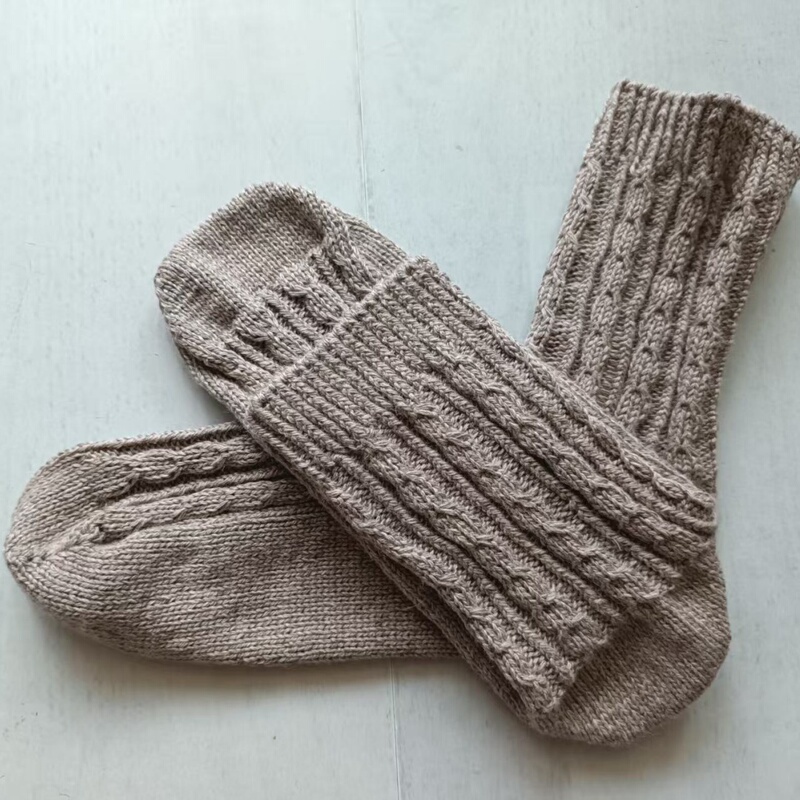 New Style Pure Hand-Knitted Cashmere Autumn and Winter Warm and Cold-Proof Thickened Medium-Length Socks for Men and Women