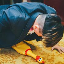 Screaming chicken screaming woman tricky props funny wedding wedding game props wedding door game props