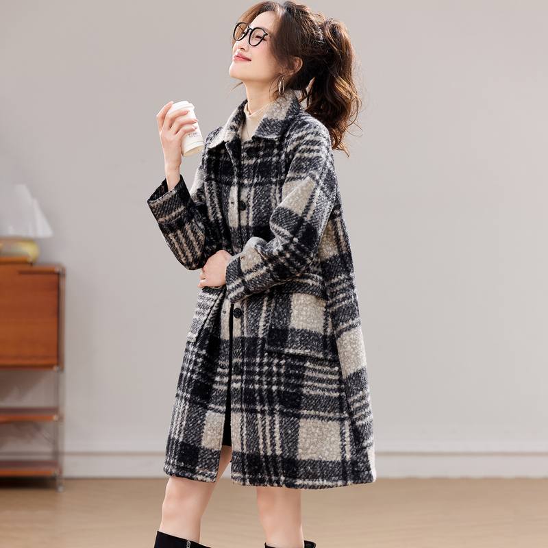 Vintage-Style Loose Plaid Tweed Wool Coat for Women, 2026 Winter New Thickened Coat for Petite Figures Vintage-Style Loose Plaid Tweed Wool Coat for Women, 2026 Winter New Thickened Coat for Petite Figures
