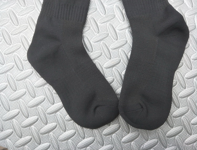 Thể thao chạy marathon theo dõi và lĩnh vực vớ dài ống tinh khiết màu đen thể thao polyester khô nhanh làm dày polyester tinh khiết tất thể thao adidas