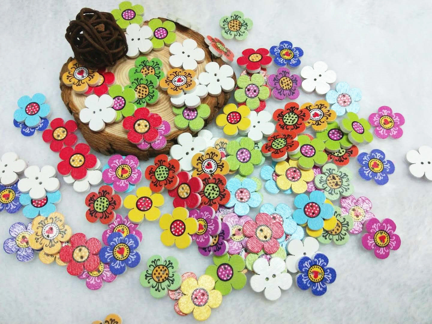 Cartoon Flower Type Buttons TWO EYES WOOD BUTTONS Two Eyes Wood Buttons COLORFUL MIX Decorative Accessories to DIY Ornament Kindergarten Children Presents