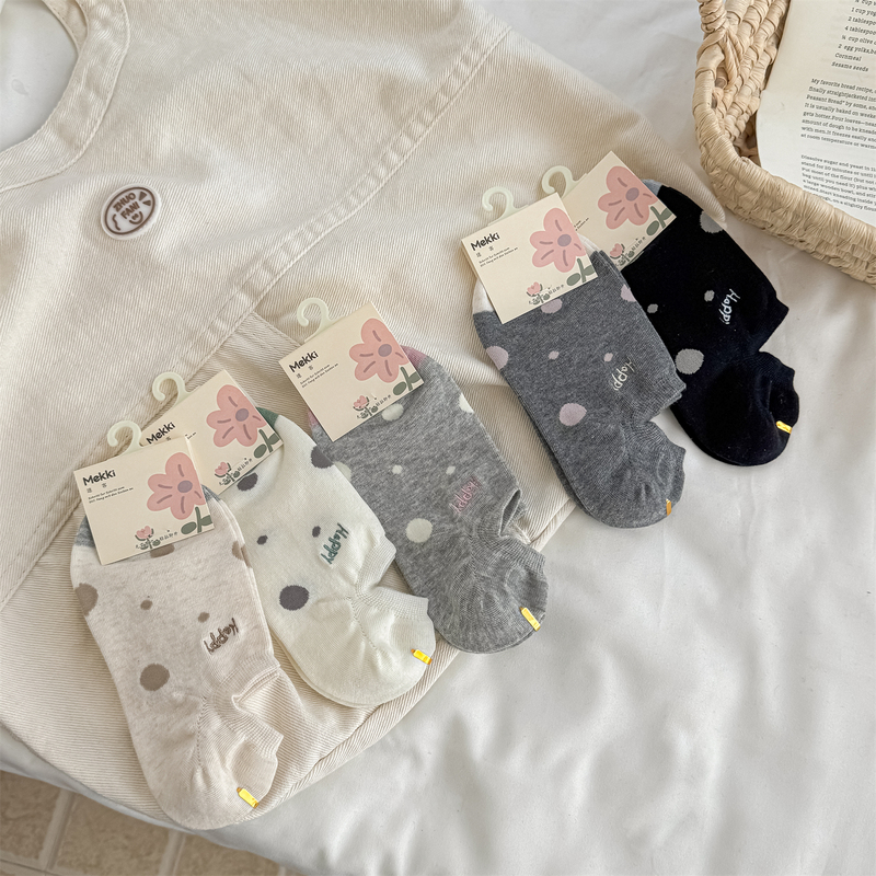 Spring and Summer Shallow-Cut Pure Cotton Seamless Socks for Women, Short Socks with Polka Dots, Fresh Style for Young Girls, Embroidered Silicone Non-Slip Boat Socks Spring and Summer Shallow-Cut Pure Cotton Seamless Socks for Women, Short Socks with Polka Dots, Fresh Style for Young Girls, Embroidered Silicone Non-Slip Boat Socks