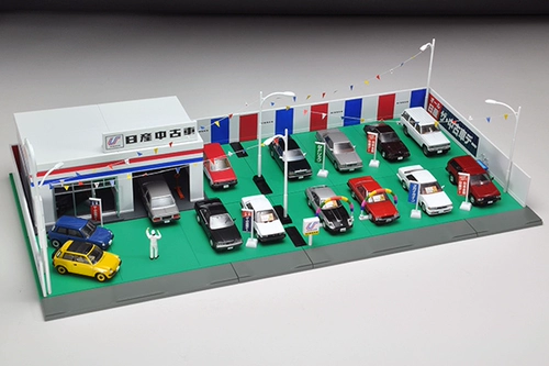 Takara Tomy TLV 04d Подержанный автомобильный магазин Nissan Middle Store