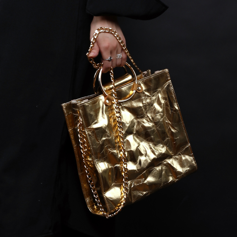 Original Washable Kraft Paper Round Waterproof Tote Shoulder Crossbody Bag European and American Style Gold Pleated Bag Trendy Style