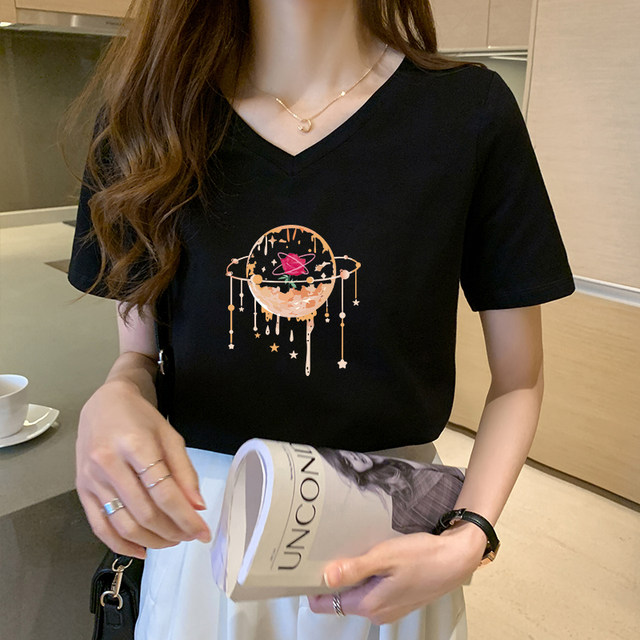 Super hot Korean version of the clothes design sense of niche slim with high waist loose cotton short-sleeved t-shirt women's ins tide summer