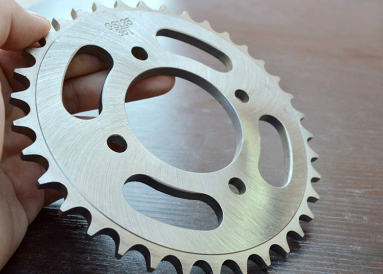 Haojue Suzuki Ruishuang EN125-2 bánh xích bánh xích lớn EN125-2A-2E-2F xích crankset - Xe máy Gears Bộ nhông sên dĩa Exciter 150