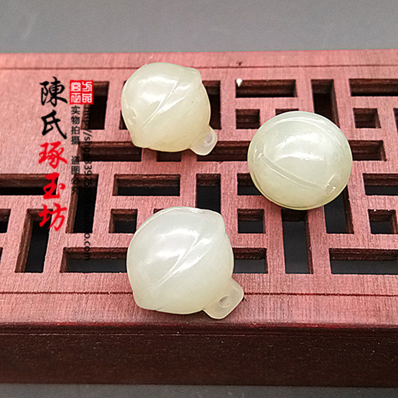 Hetian jade green white jade small ding-dang jade pendant DIY hand string bracelet with pearl machine cat ding-dang small bell accessories