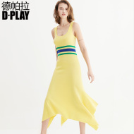 DPLAY2018 mùa xuân và mùa hè mới Châu Âu và Mỹ vàng vòng cổ sọc khâu không thường xuyên hem dress