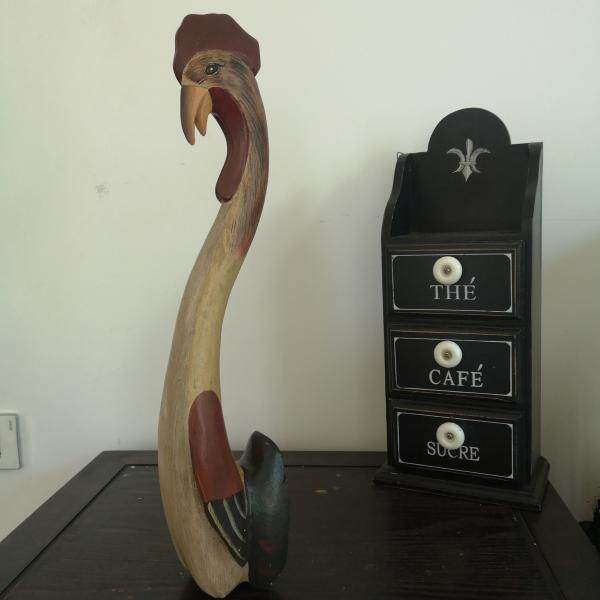 Wood - carved decoration wiggles bar personality nostalgia, cracked wood stood unstable