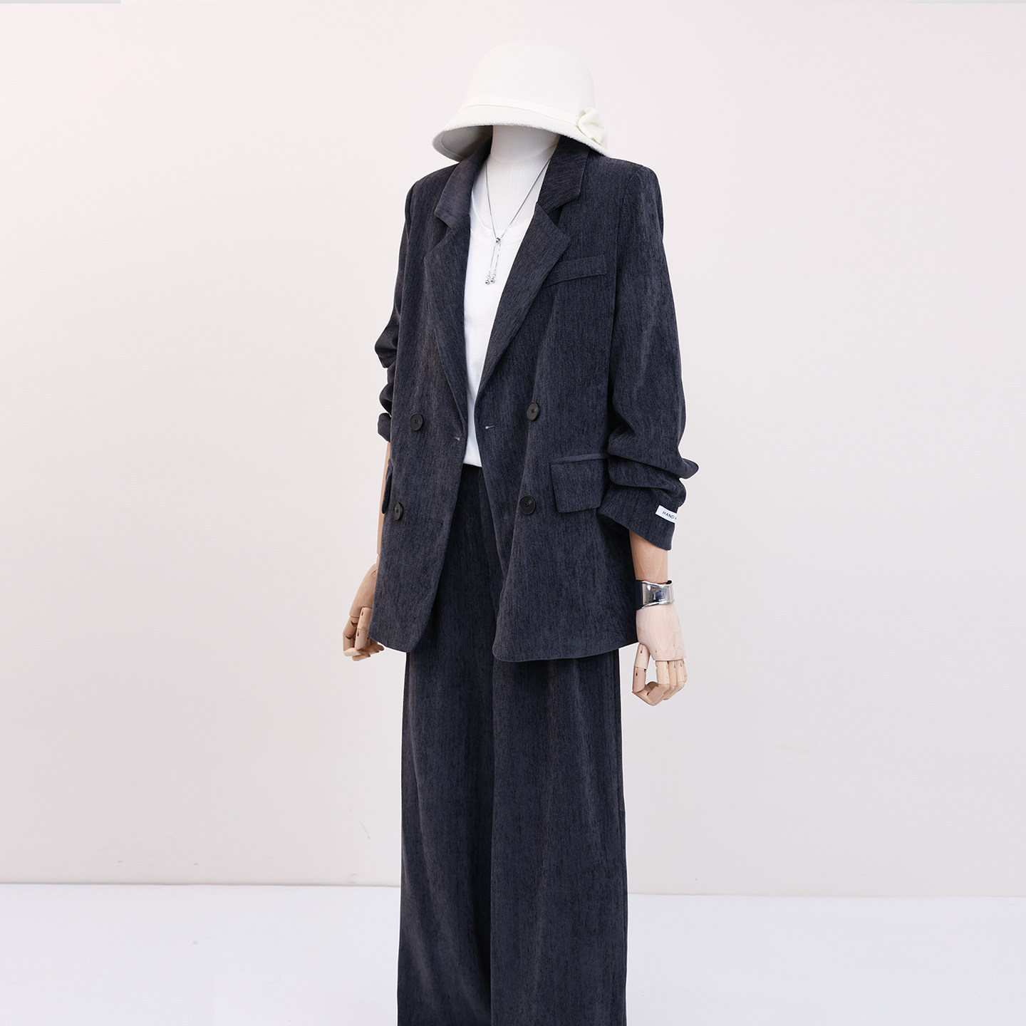 Корейский высококлассный темпераментный пригородный костюм, женский осенний свободный повседневный костюм 2025 года, широкие брюки, костюм-двойка