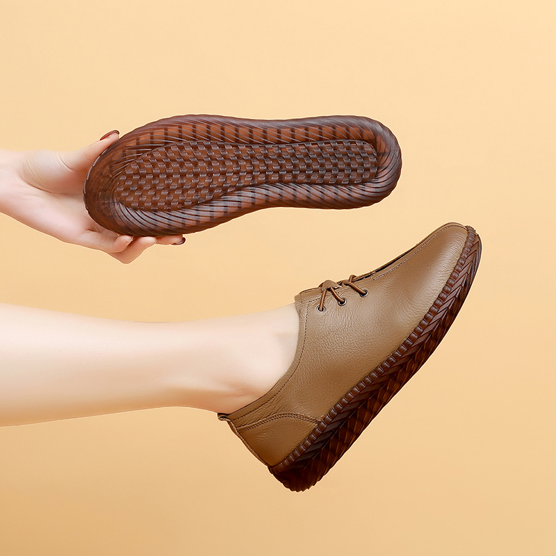 Spring and Autumn New Style Rubber Sole Mom Shoes Soft Sole Women's Comfortable Genuine Leather Casual Shoes Middle-Aged and Elderly Non-Slip Flat Leather Shoes
