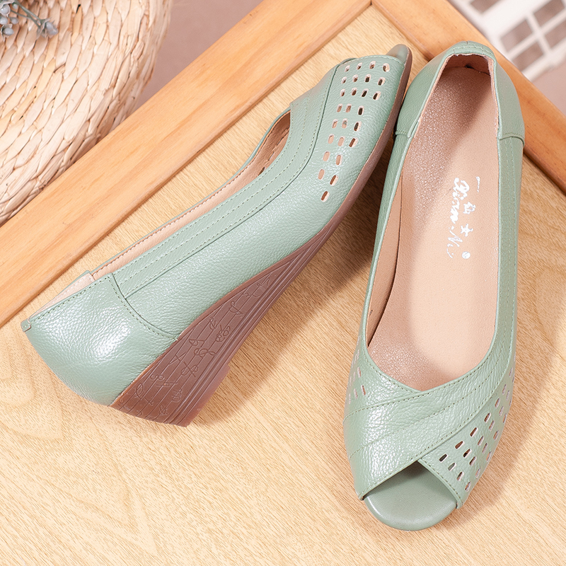 Middle-Aged Women's Sandals, Summer Mom's Mid-Heel Fashion 2025 New Style, Non-Slip, Comfortable, Versatile, Genuine Leather Wedge Heel Peep-Toe Women's Shoes