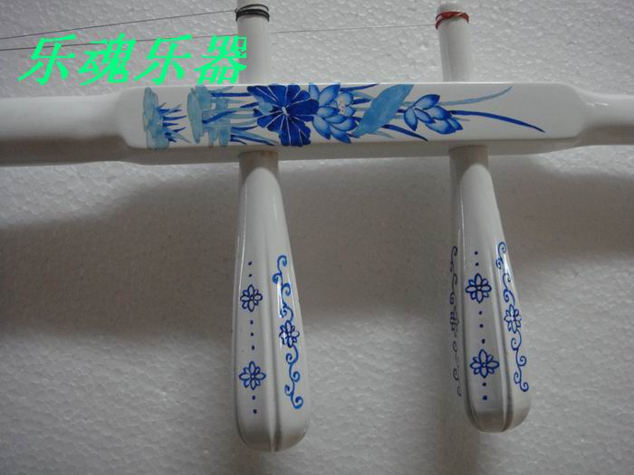 Nhà máy trực tiếp / sứ trắng và trắng tất cả gỗ trắng erhu / sứ hoa màu xanh erhu / nhạc cụ quốc gia / phụ kiện hoàn chỉnh đàn nguyệt cầm