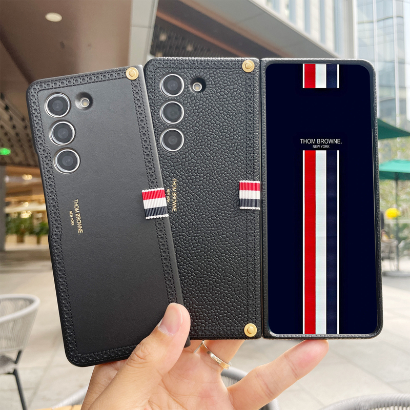 Genuine Thom Browne Original Protective Case for Samsung Z Fold 5 Phone, W24 Heart of the World Full-Cover Genuine Leather Tb Anti-Drop Z Fold 5 Limited Edition Co-Branded Business Men's Case Genuine Thom Browne Original Protective Case for Samsung Z Fold 5 Phone, W24 Heart of the World Full-Cover Genuine Leather Tb Anti-Drop Z Fold 5 Limited Edition Co-Branded Business Men's Case