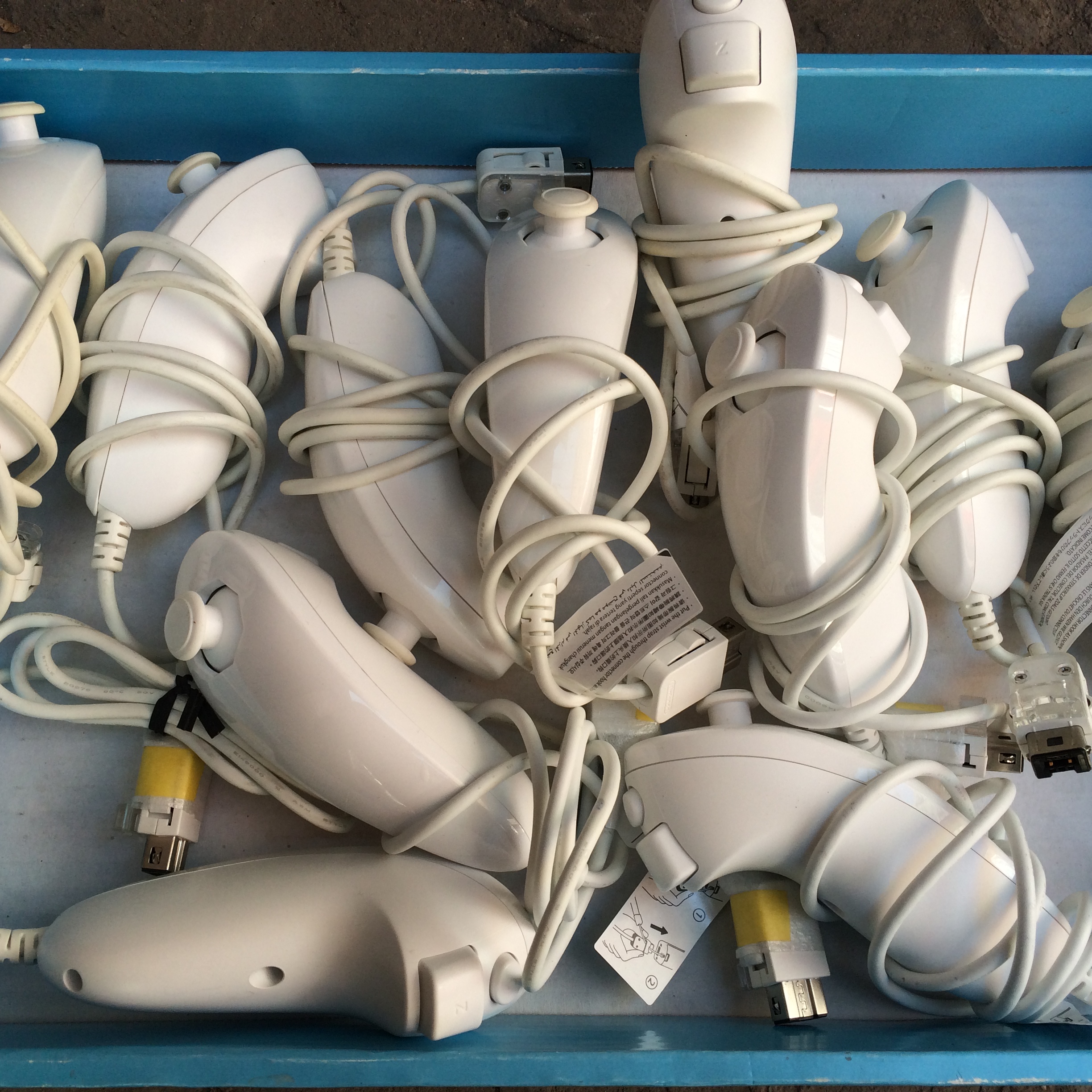 Original used wii pure original left hand handle chicken leg handle