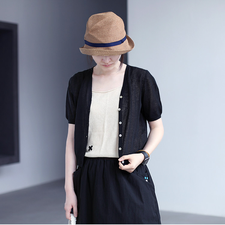 An old original summer black cotton linen light bone sense V-neck short ladies knitted cardigan 1340