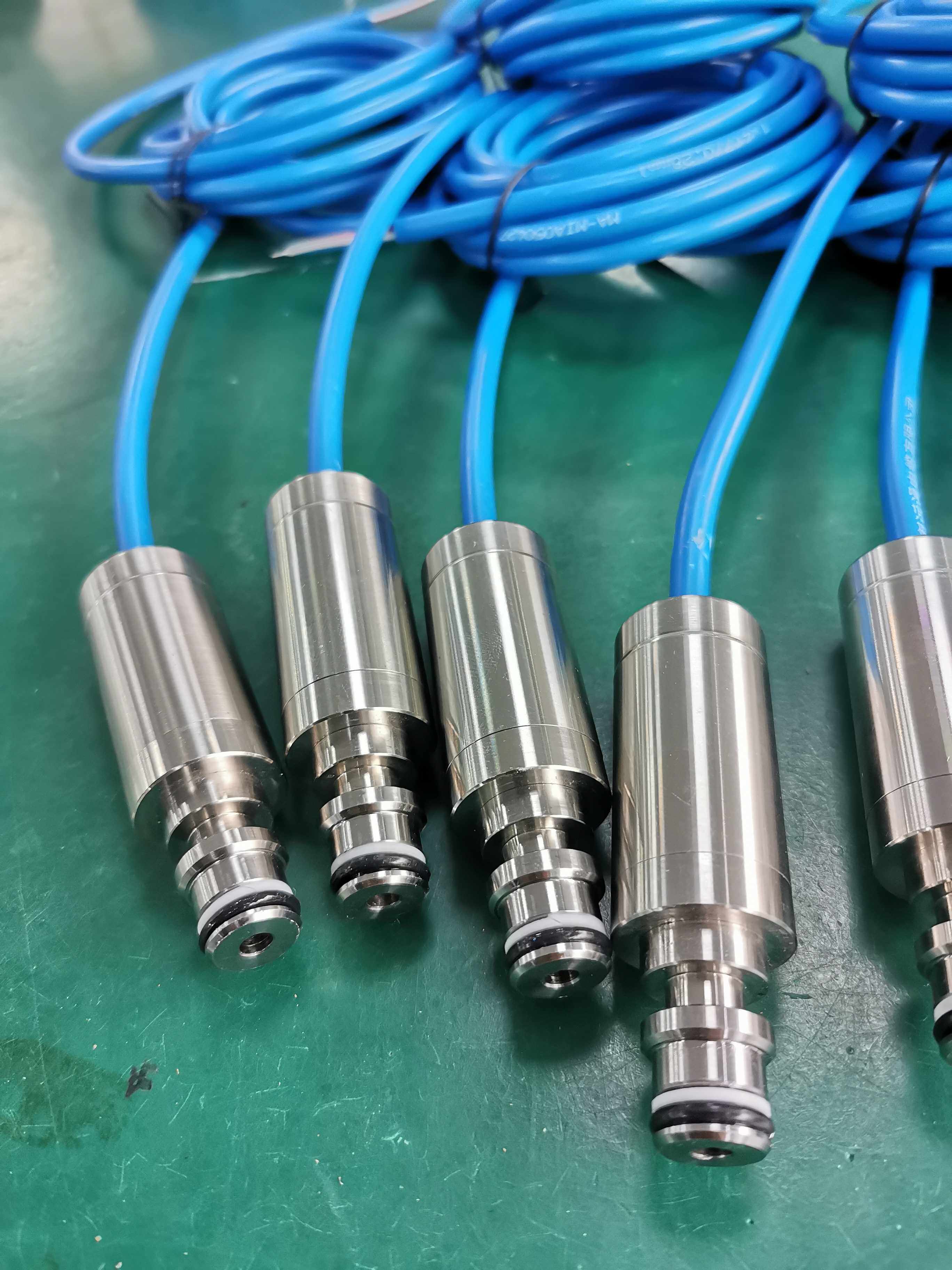 Mine explosion-proof pressure sensor transmitter 60MPA 0 5-4 5V DN10 KJ10 interface hydraulic bracket