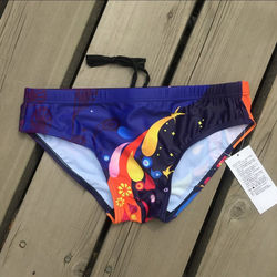 ຊຸດລອຍນໍ້າຂອງຜູ້ຊາຍໄວຫນຸ່ມແອວຕ່ໍາ sexy ຄົນອັບເດດ: ດິຈິຕອນການພິມຕ້ານການ embarrassing briefs ອຸປະກອນລອຍ swimsuit
