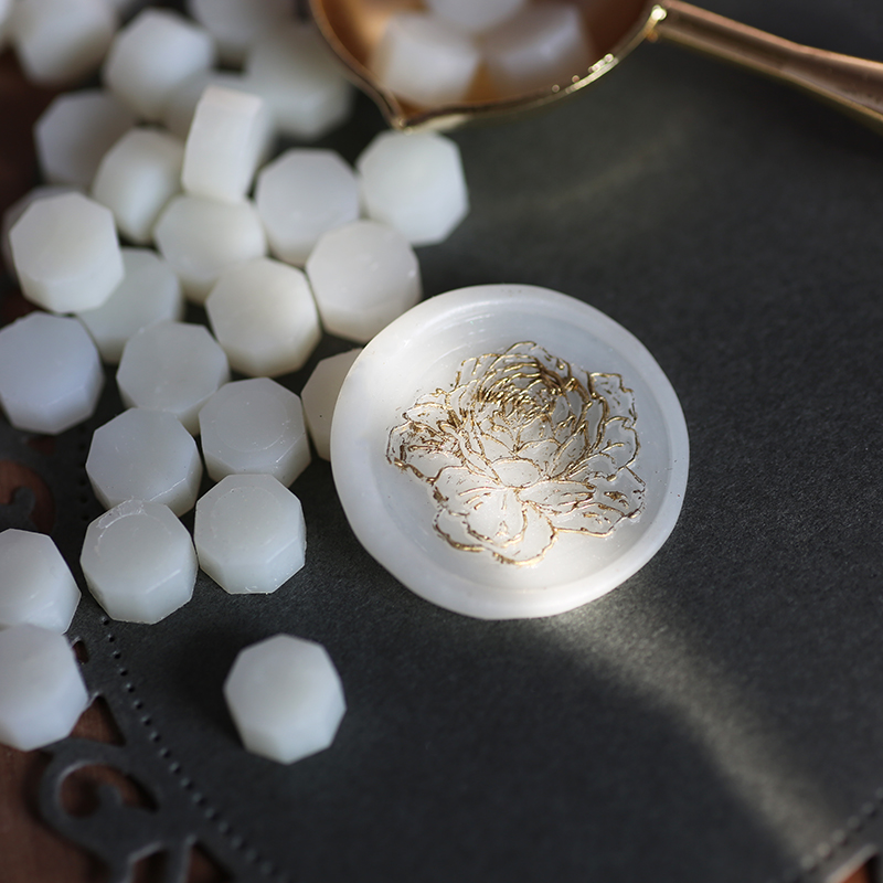 The new translucent fire lacquer wax seal wedding invitation gift chapter with fire varnish wax particles matte models can be mixed colors