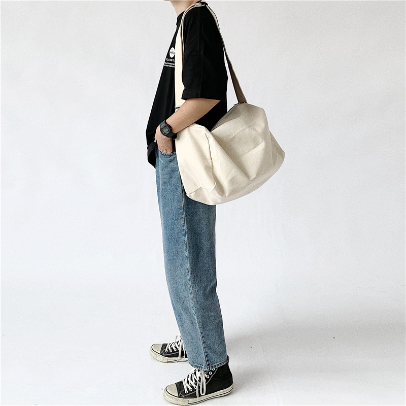 White Seven Single Shoulder Bag Student School Bag Skew Satchel Large Capacity Sports Fitness Bag Casual Sag Bag Travel Bag Men and women