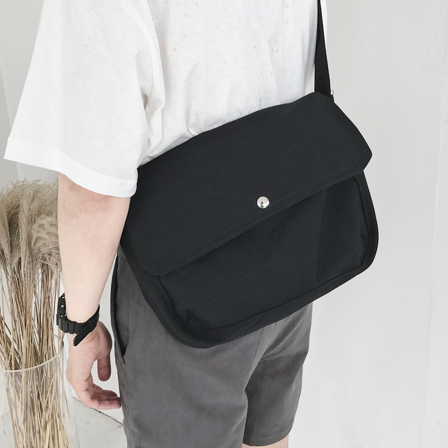 White seven daily travel wild style solid color Japanese canvas student shoulder messenger retro messenger bag men's and women's school bags