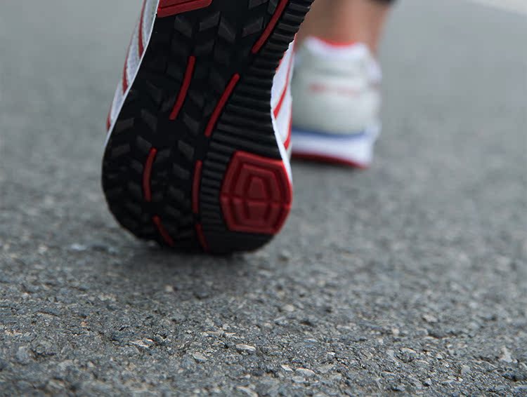 Giày chạy đa chiều mới nam và nữ lưu trữ hàng đầu giày marathon đích thực và giày thể thao đào tạo thể thao 3709 - Giày chạy bộ giày chạy bộ asics
