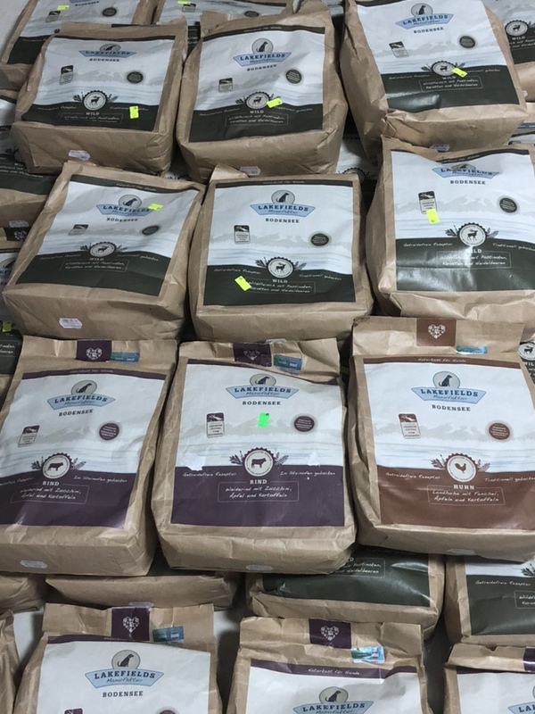 Anti-Counterfeiting German Lakefields Boden Lake Valley Grain-Free Oven-Roasted Low-Temperature Baked Dog Food with Venison, Beef, Chicken, and Lamb