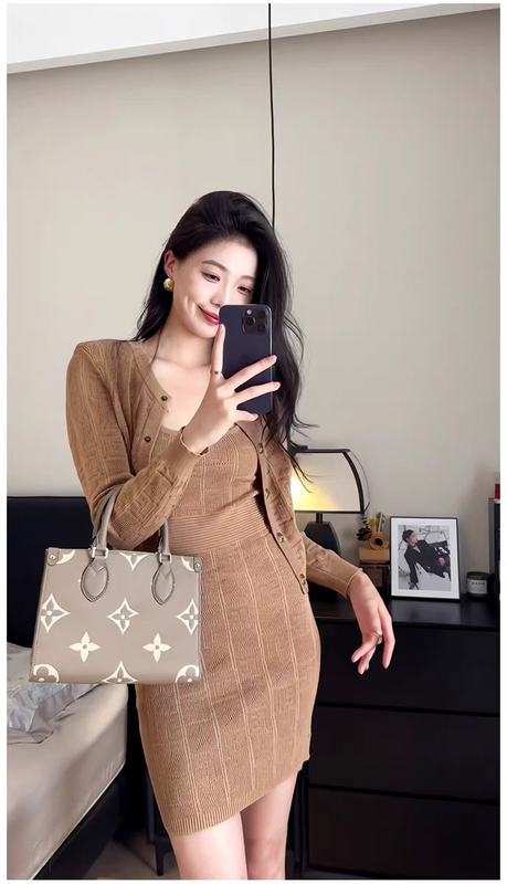 Balmanjina 2026 New Style Chanel-Inspired Suit French Slim-Fit Cardigan Top Slimming Knit Dress Balmanjina 2026 New Style Chanel-Inspired Suit French Slim-Fit Cardigan Top Slimming Knit Dress