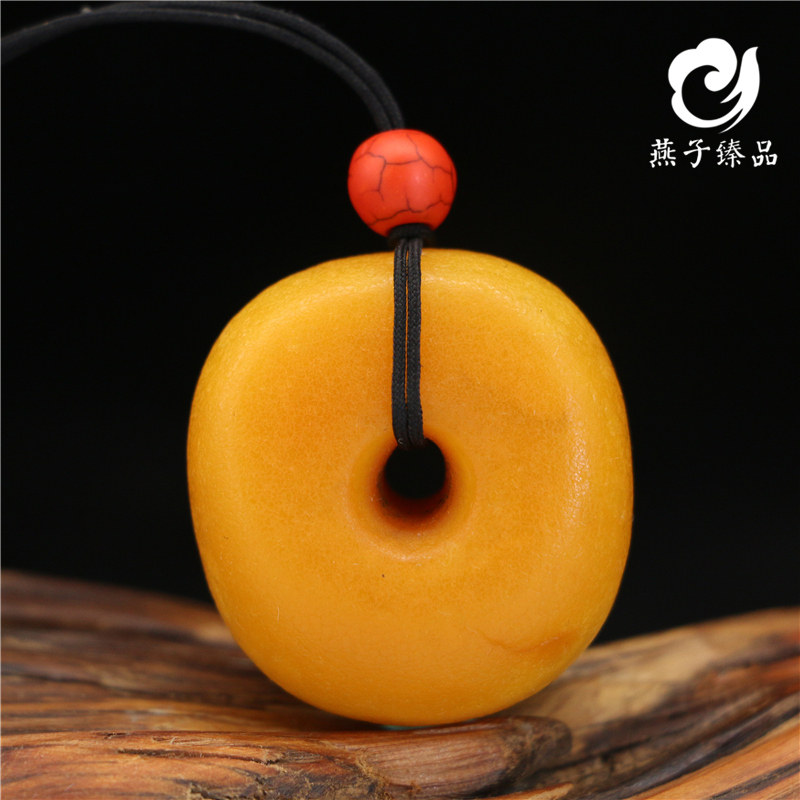 (Yanzi Zhen) 15 23 gr Natural Old Honey wax cake Pendant Chicken Oil Yellow Amber Necklace