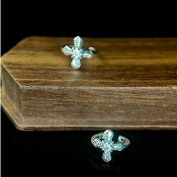 925 silver synthetic zircon ring e389 retro aged silver full diamond iris cross ear cuff