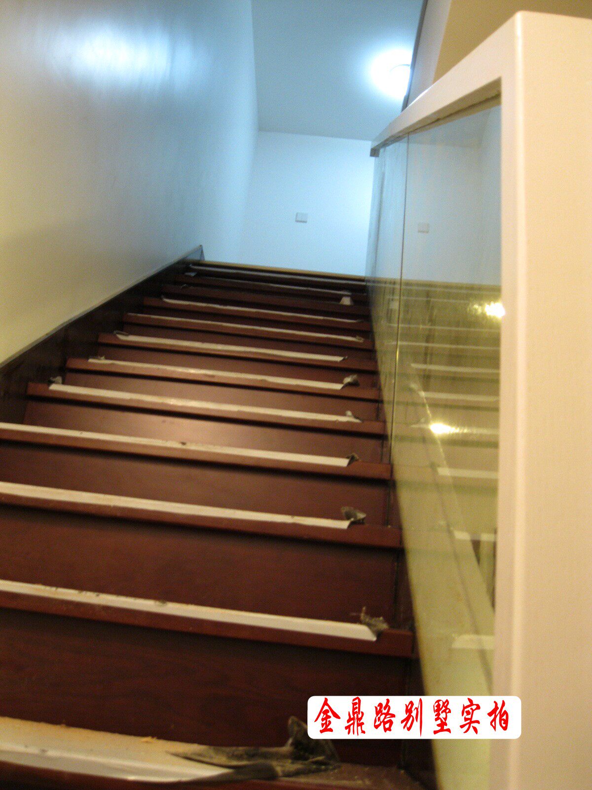 Лестница 钢木旋转楼梯，实木踏板室内阁楼钢梯 扶手护栏免费测量设计定制 BBK stairs