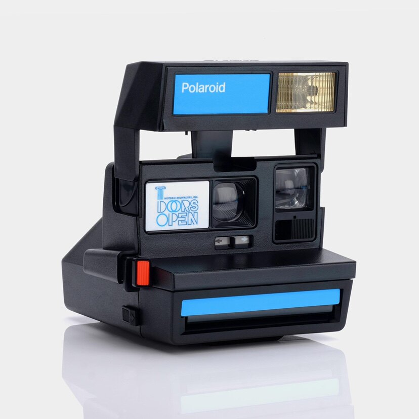 Spot Polaroid Doors open 600 cameras Once imaging to shoot up the camera