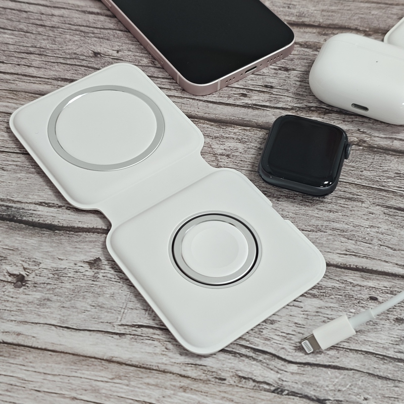 Suitable for APPLE Magsafe Dual Charger Lightning Interface Wireless Magnetic iPhone Watch Airpodspro Two-In-One Portable Dock 15W 1234567 Generation