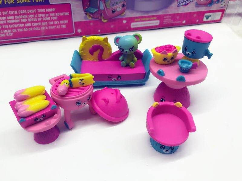 Picnic SuitClearance lovely spirit doll Pets furniture scene Ornaments Play the family Toys buy Five give One