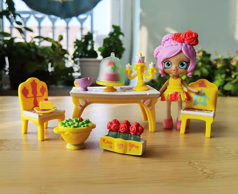 06#Clearance lovely spirit doll Pets furniture scene Ornaments Play the family Toys buy Five give One