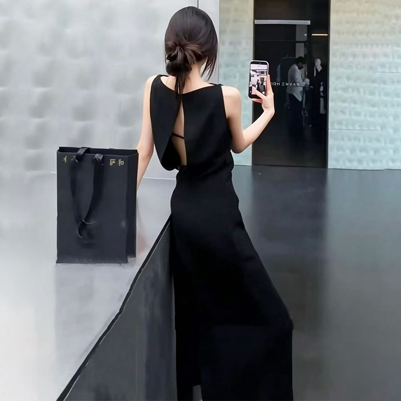 French Hepburn Style Black Backless Sleeveless Dress for Women 2026 Summer Fashion Waist-Cinching Slimming Elegant Tank Dress