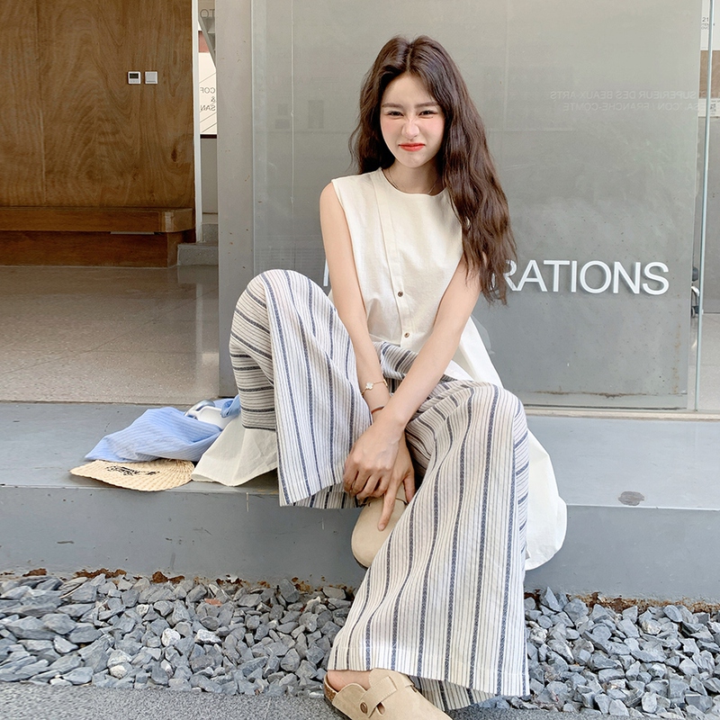 Fashionable Women's Suit with a High-End, Light Luxury Feel, Popular Summer 2026 New Style, Tank Top and Striped Wide-Leg Pants Two-Piece Set