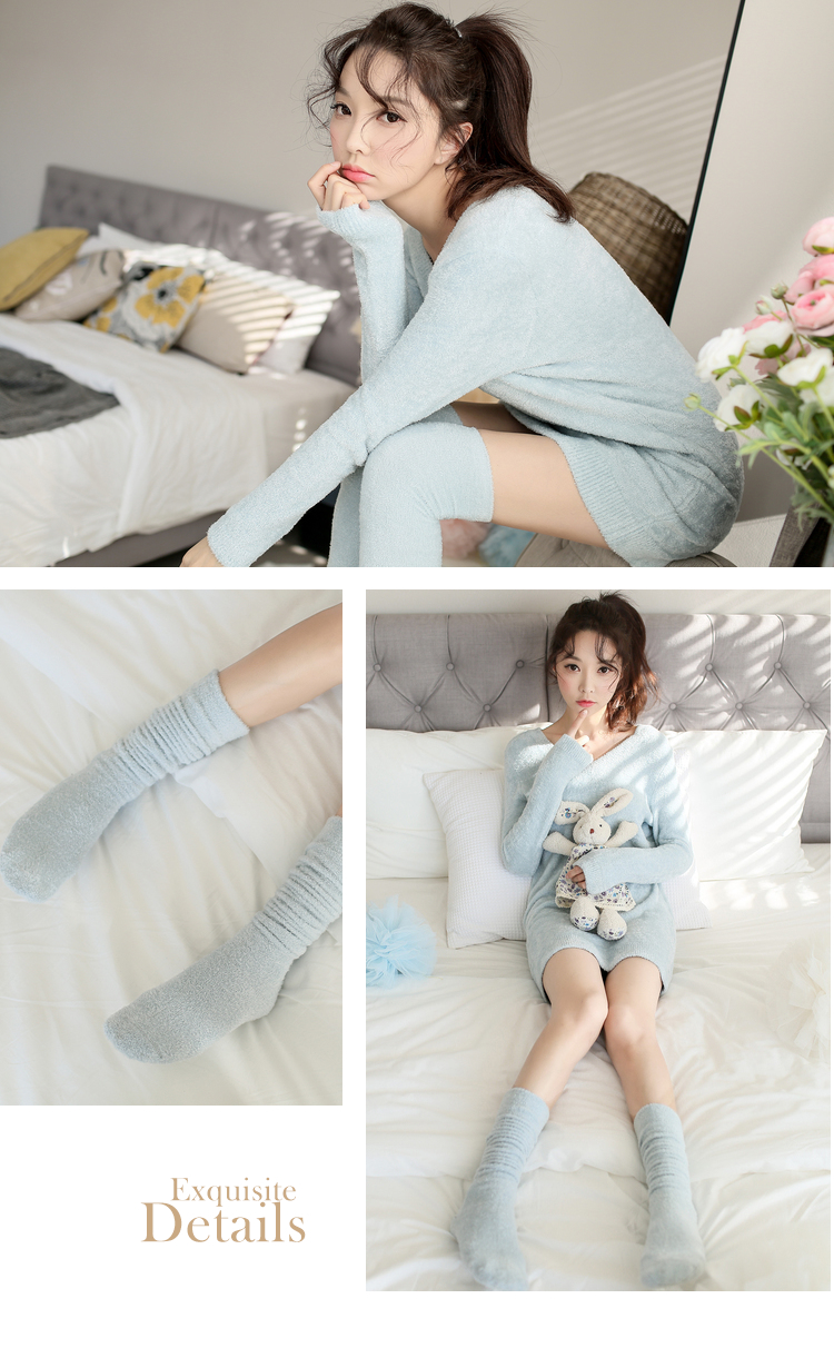 Búp bê lớn màu hồng 2018 mới giản dị đơn giản thoải mái mềm mại ấm áp cổ chữ V dài tay phục vụ đồ ngủ nữ bộ thể thao nam
