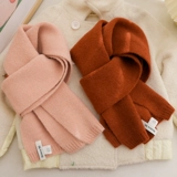 Зеленый универсальный демисезонный удерживающий тепло трикотажный шарф