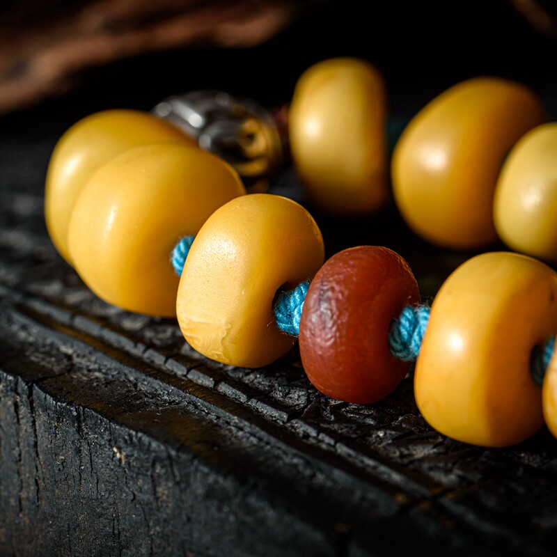 Original Design Lonely Products Natural Antique Old Honey Wax Chicken Oil Yellow Bracelet Holding High Density Old Flower Wax Single Ring Handmade