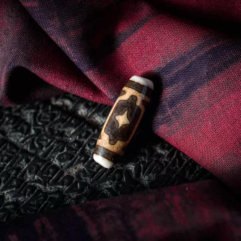 Art Great Uncle Natural to Pure Old stock Genuine Goods Tibet Sky Pearl Necklace Pendant Altar City Stars 2-Eye Lock Bone Chain Woman