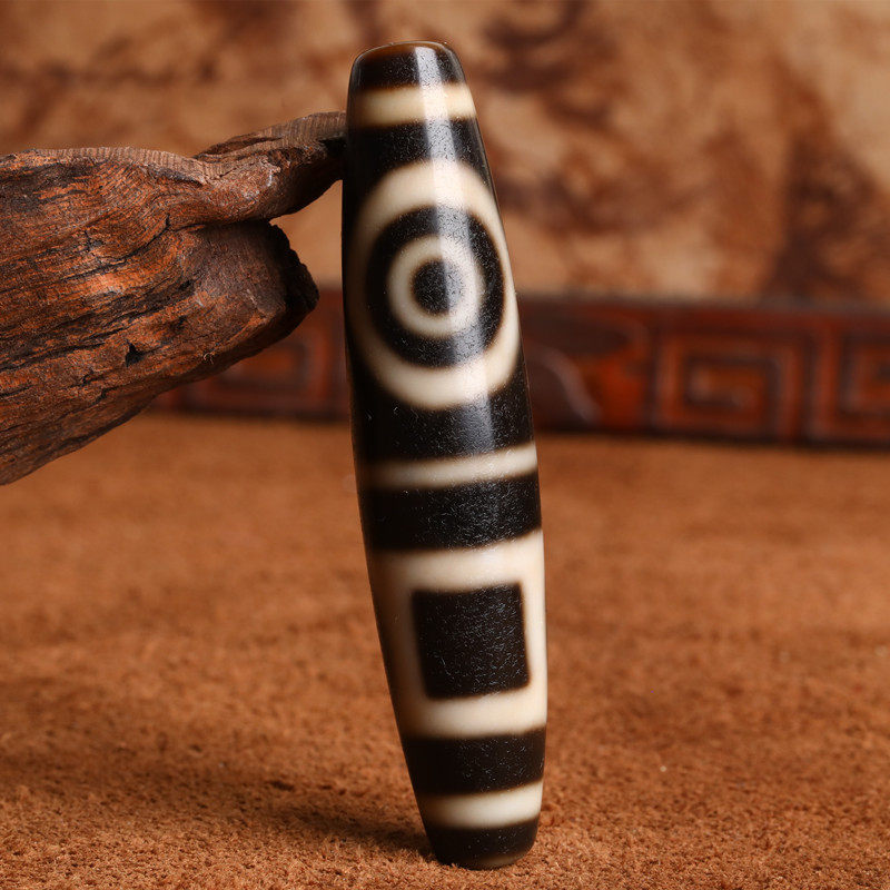 Old material to pure genuine goods Tibet to pure two eyes heaven and earth old sky pearl necklace nine eyes shale pendant lock bone chain