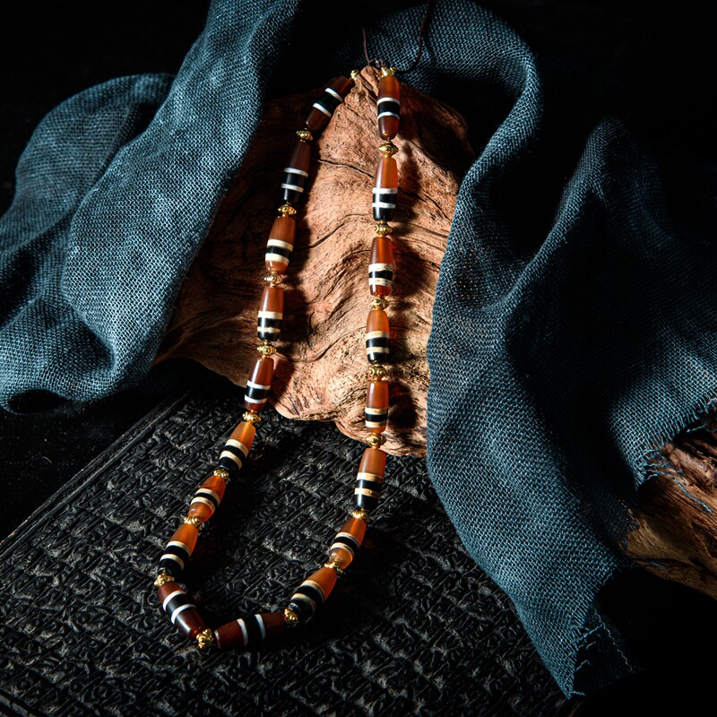 Natural Old stock Lonely Goods Tricolor with small thread bead necklace with male and female lock bones chain accessories 3-45 line dZi beads