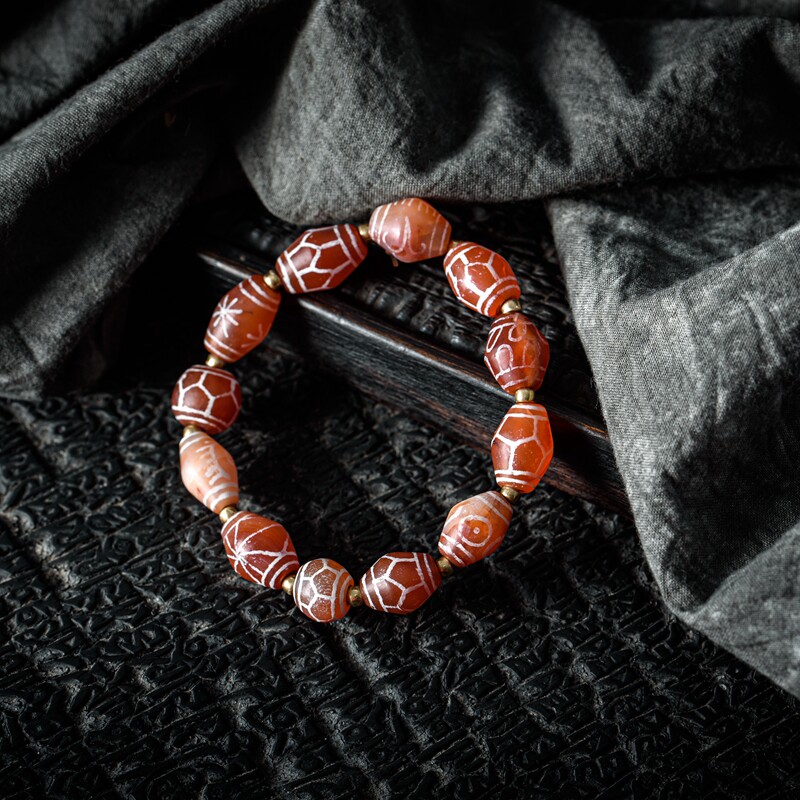 Natural Old Stock Red Jade Medullary not Damiya Cultural West Asian Tianzhu Handstring Men and women's handmade accessories