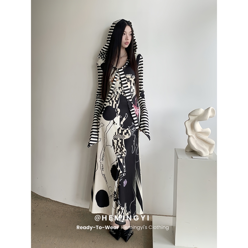 In Stock Hemingyi Original Hand-Painted Cat Chasing Pattern Slim-Fit Hooded Dress