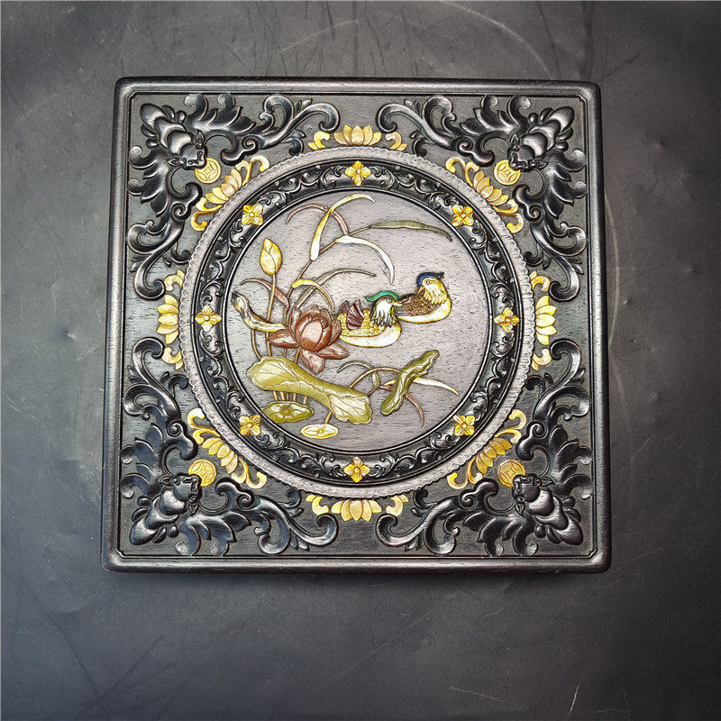 The Qing Dynasty imperial court purple sandalwood carved jewel inlaid with Baobao box Snail Platinum first decorated case of ancient shell shoushanshi boutique