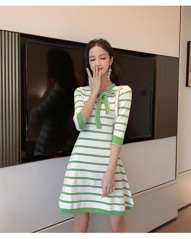 VK旗艦店 韓國小香風收腰顯瘦條紋針織長袖洋裝