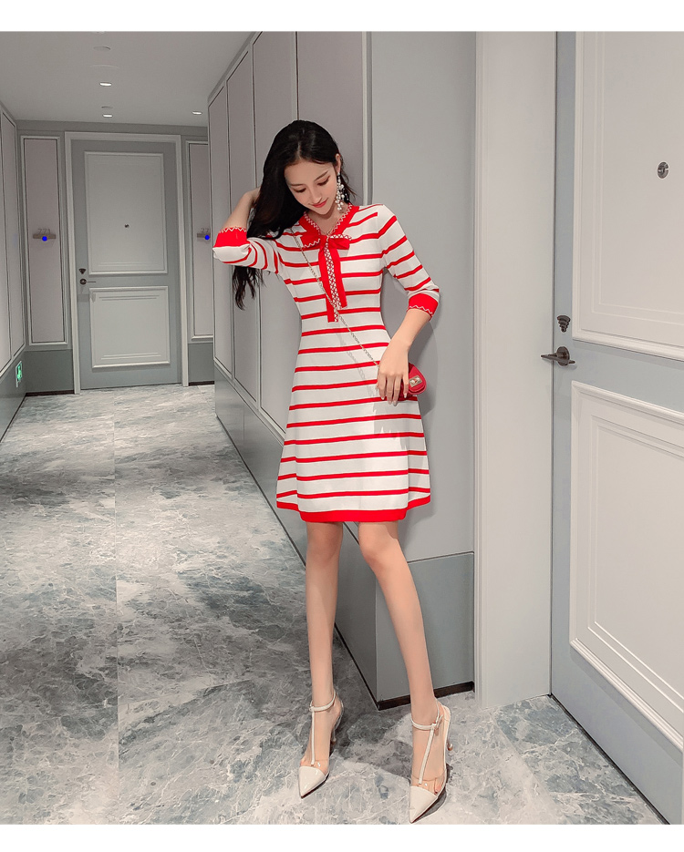 VK旗艦店 韓國小香風收腰顯瘦條紋針織長袖洋裝