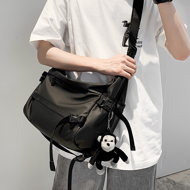Really fragrant large-capacity messenger bag men's bag 2021 new sports cross-body bag waterproof boy function A4 bag