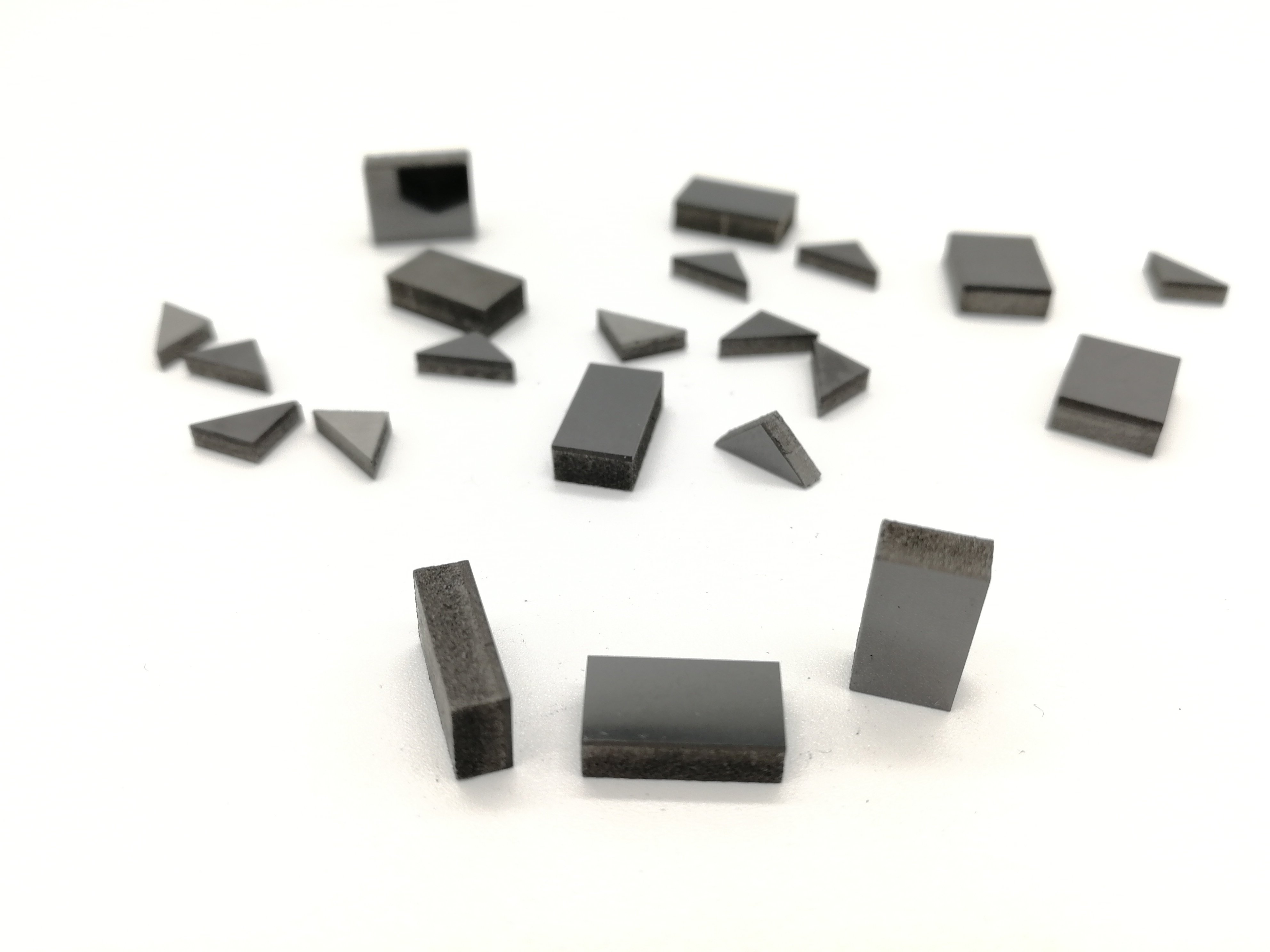 Ultra-hard blade PCD cutting knife grain numerical control cutting blade PCD composite sheet can cut weldable rectangle